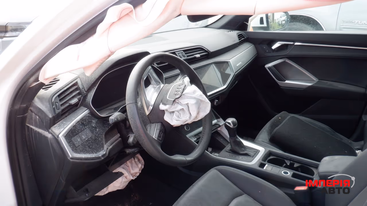 Audi Q3 - фото 17