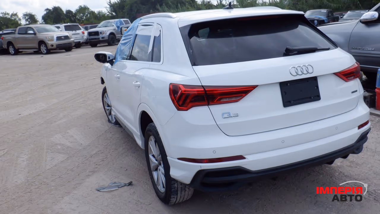 Audi Q3 - фото 15