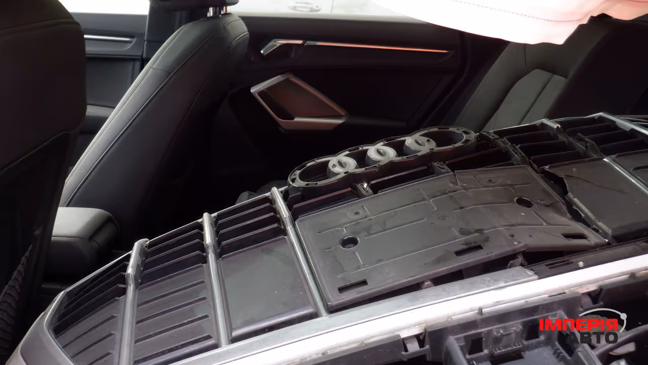 Audi Q3 - фото 16