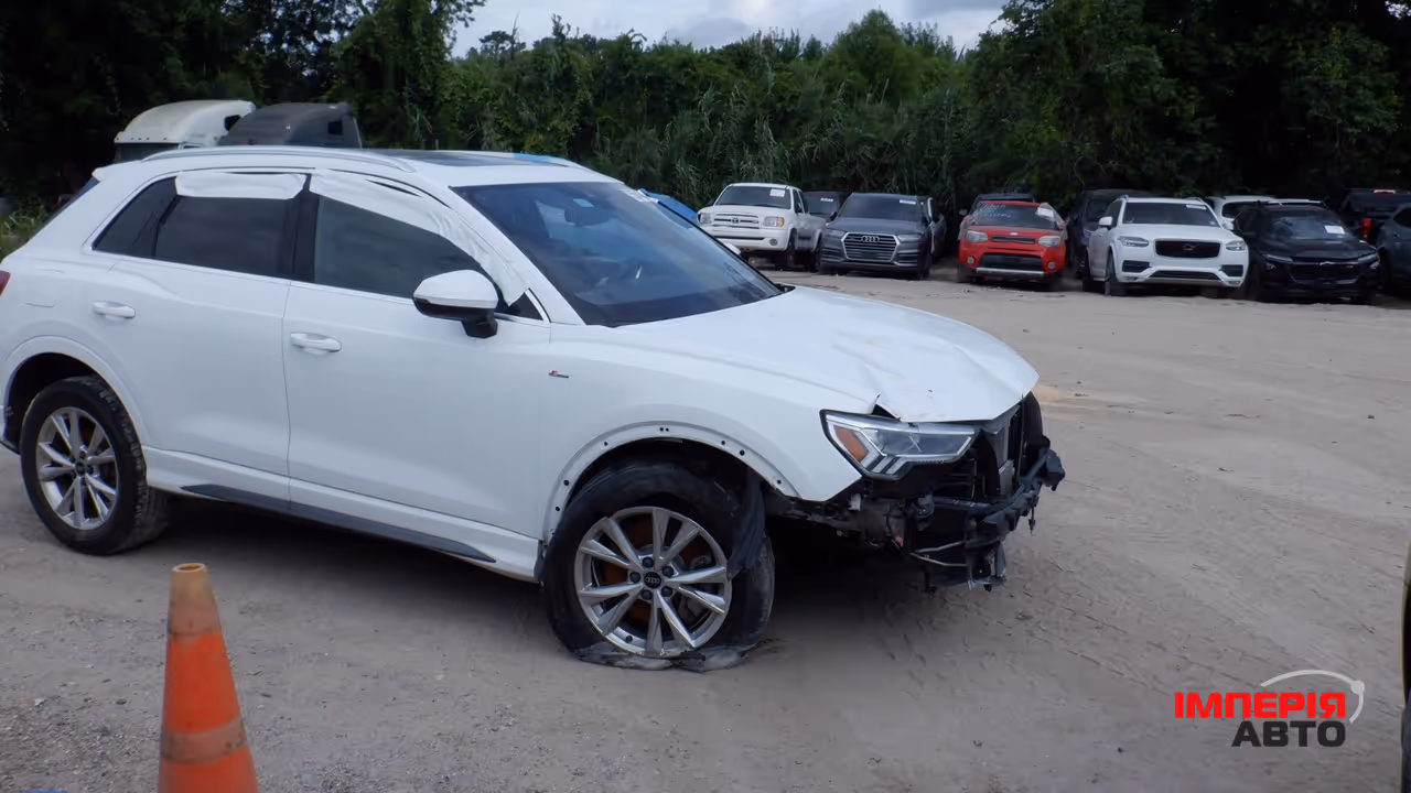 Audi Q3 - фото 11