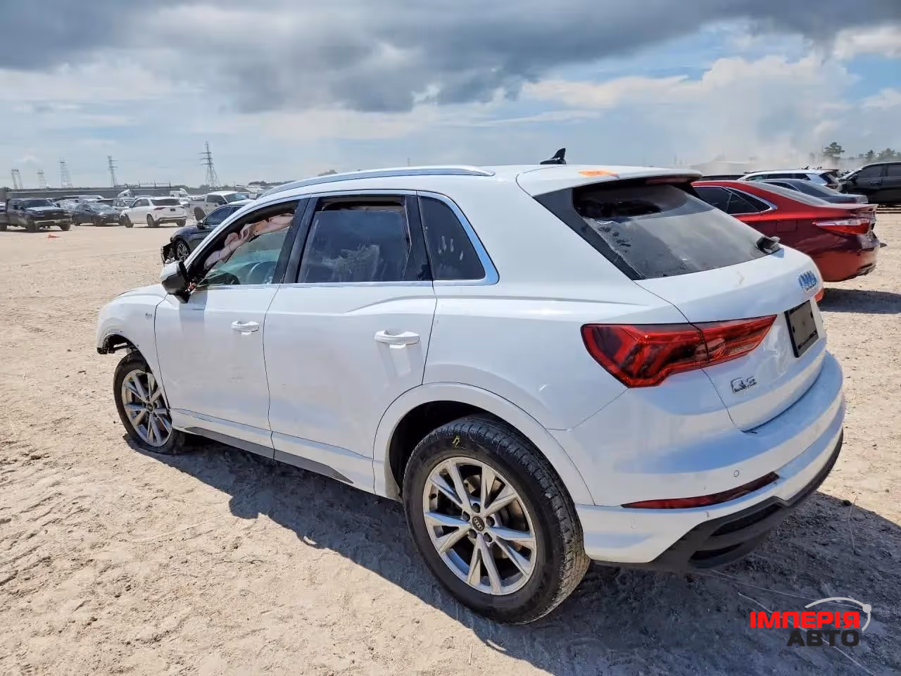 Audi Q3 - фото 2