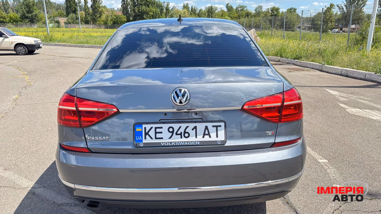 Volkswagen Passat - фото 5