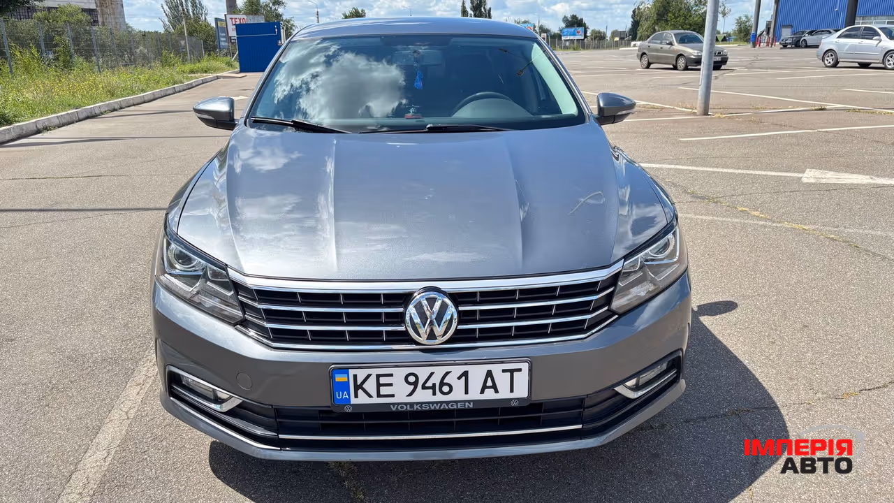 Volkswagen Passat - фото 1