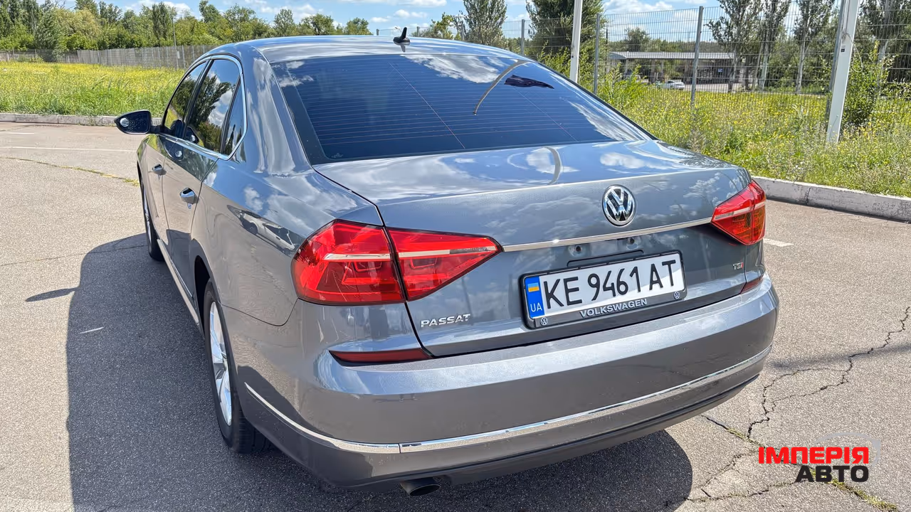 Volkswagen Passat - фото 4
