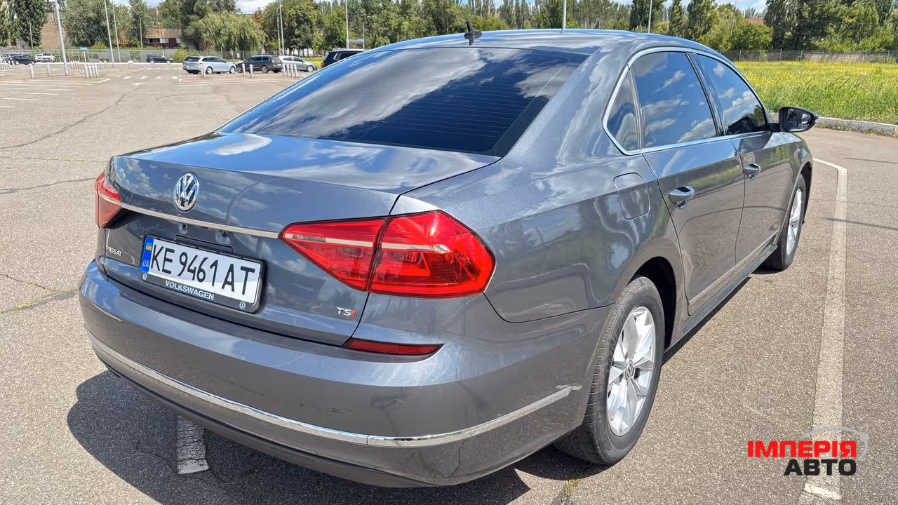 Volkswagen Passat - фото 6