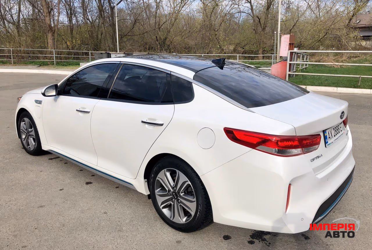 Kia Optima - фото 6