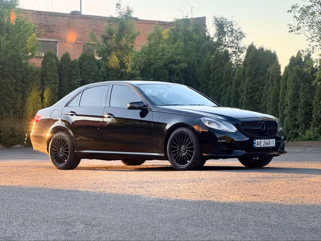 Mercedes-Benz E-Класс - зображення 3