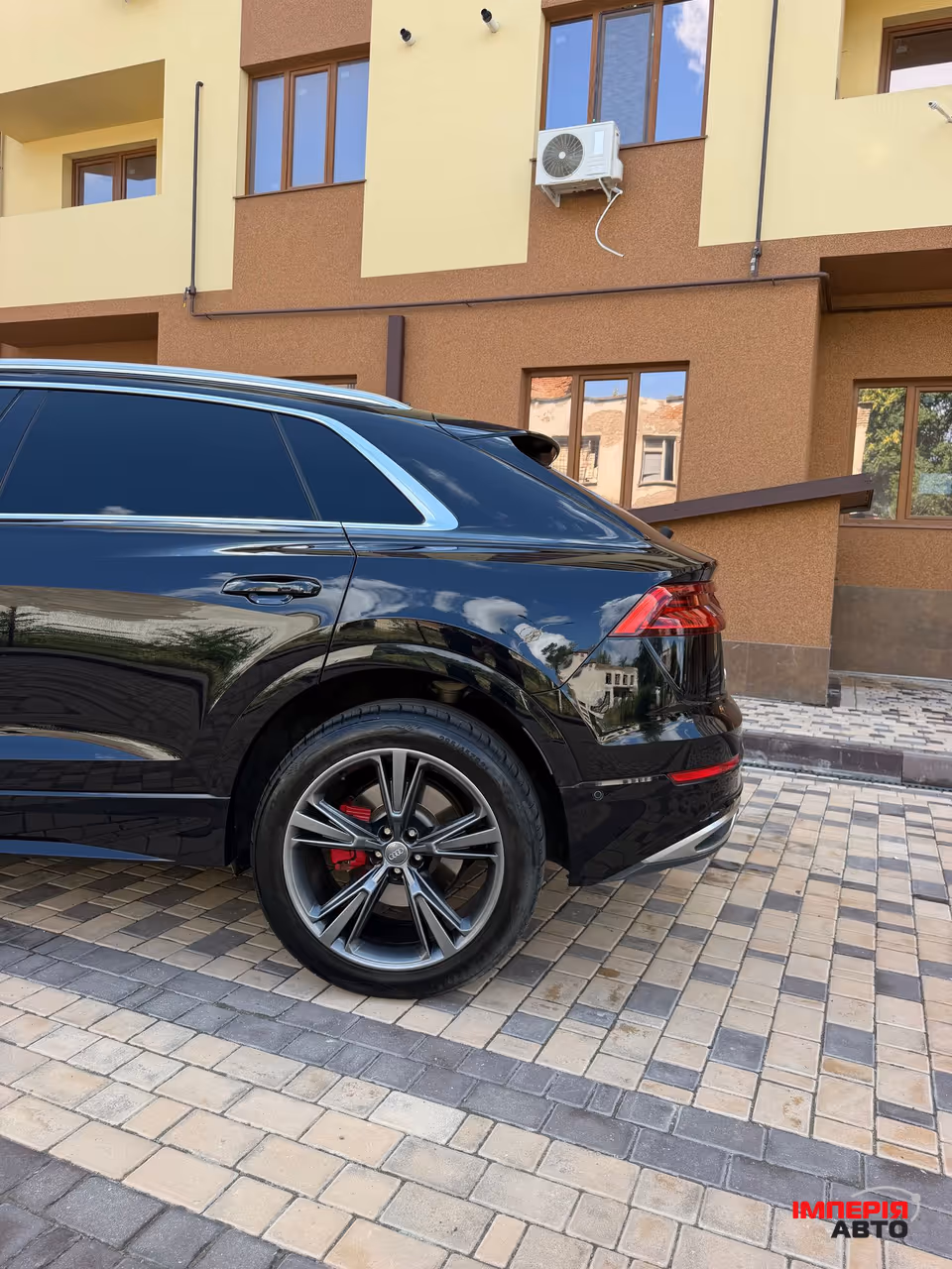 Audi Q8 - фото 11