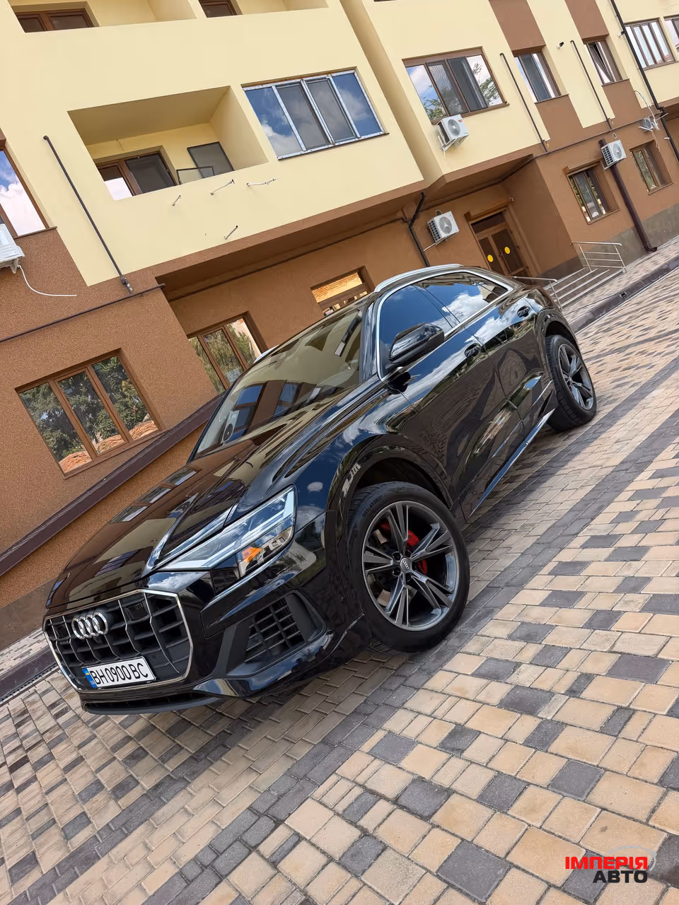 Audi Q8 - фото 1