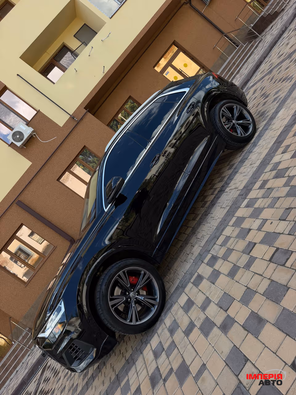 Audi Q8 - фото 3