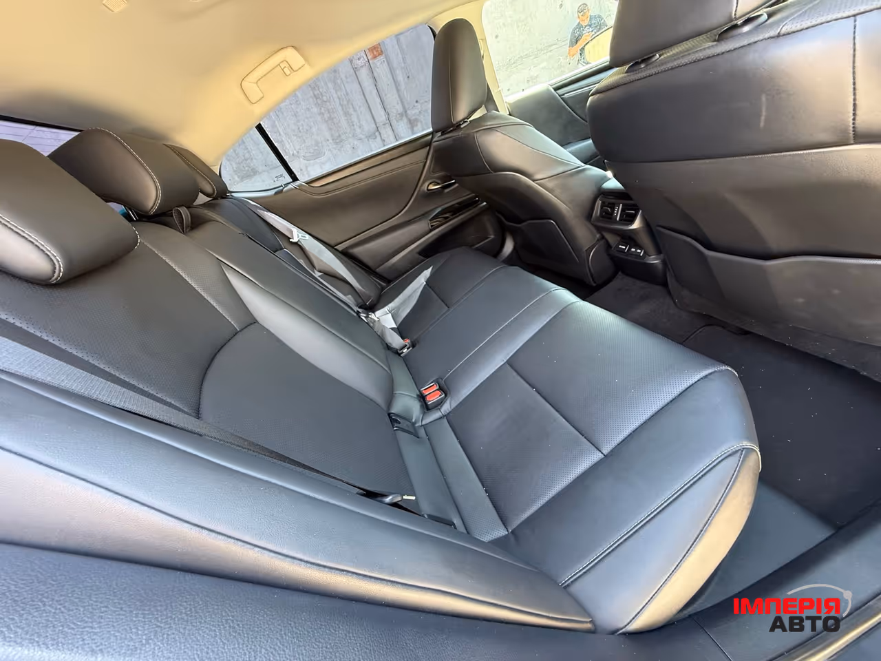 Lexus ES - фото 17