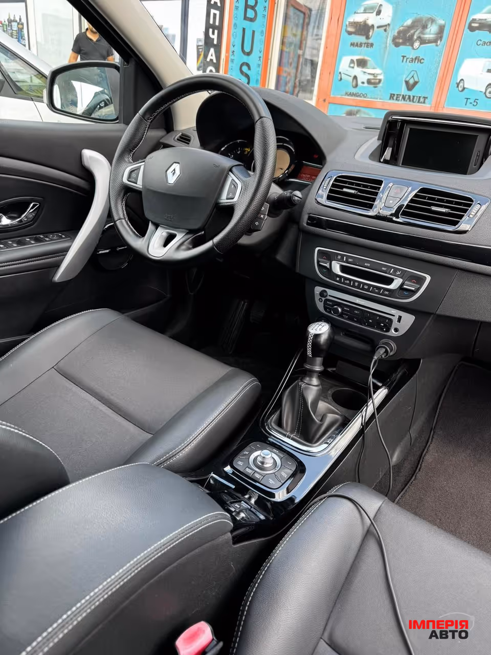 Renault Megane - фото 11