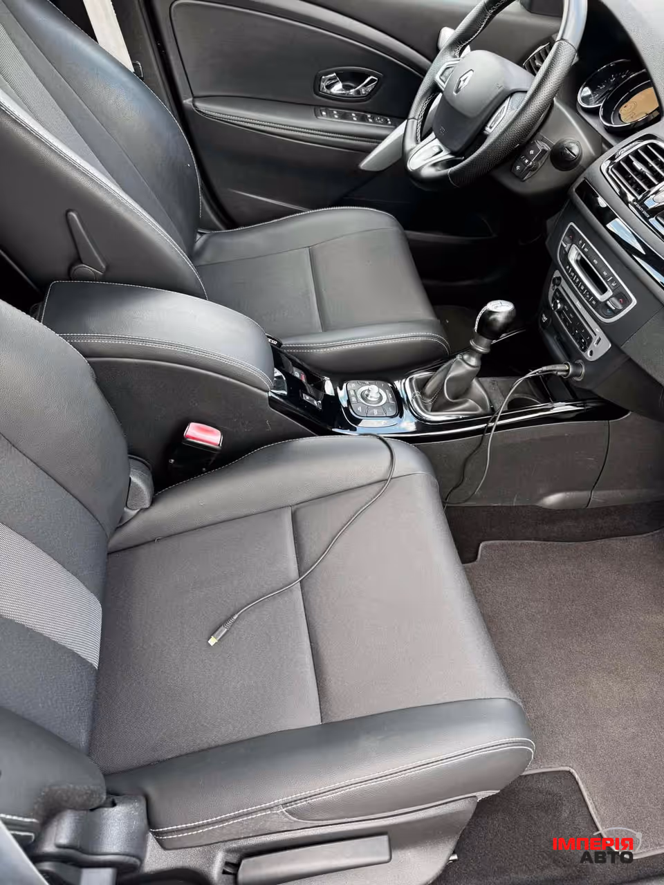 Renault Megane - фото 14