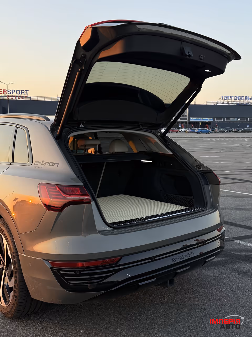 Audi Q8 e-tron - фото 8