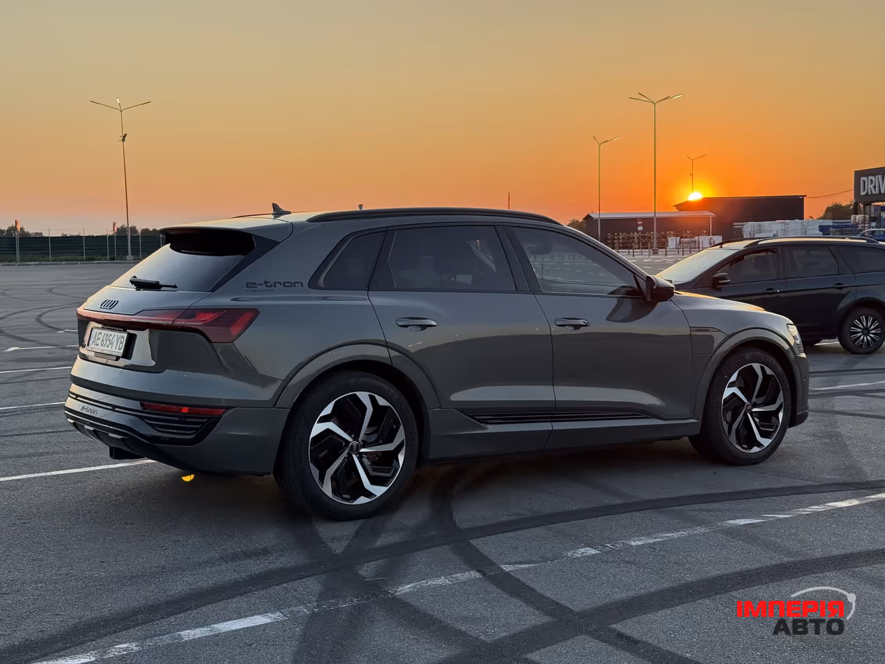 Audi Q8 e-tron - фото 4