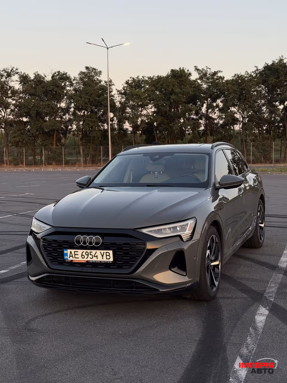 Audi Q8 e-tron - фото 1