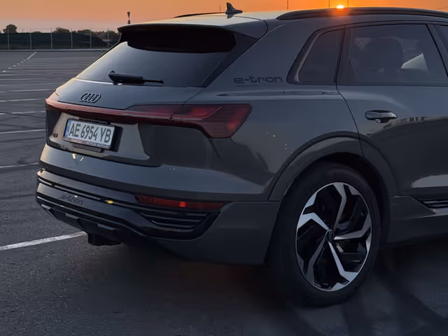 Audi Q8 e-tron - зображення 5