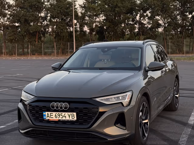 Audi Q8 e-tron - зображення 1