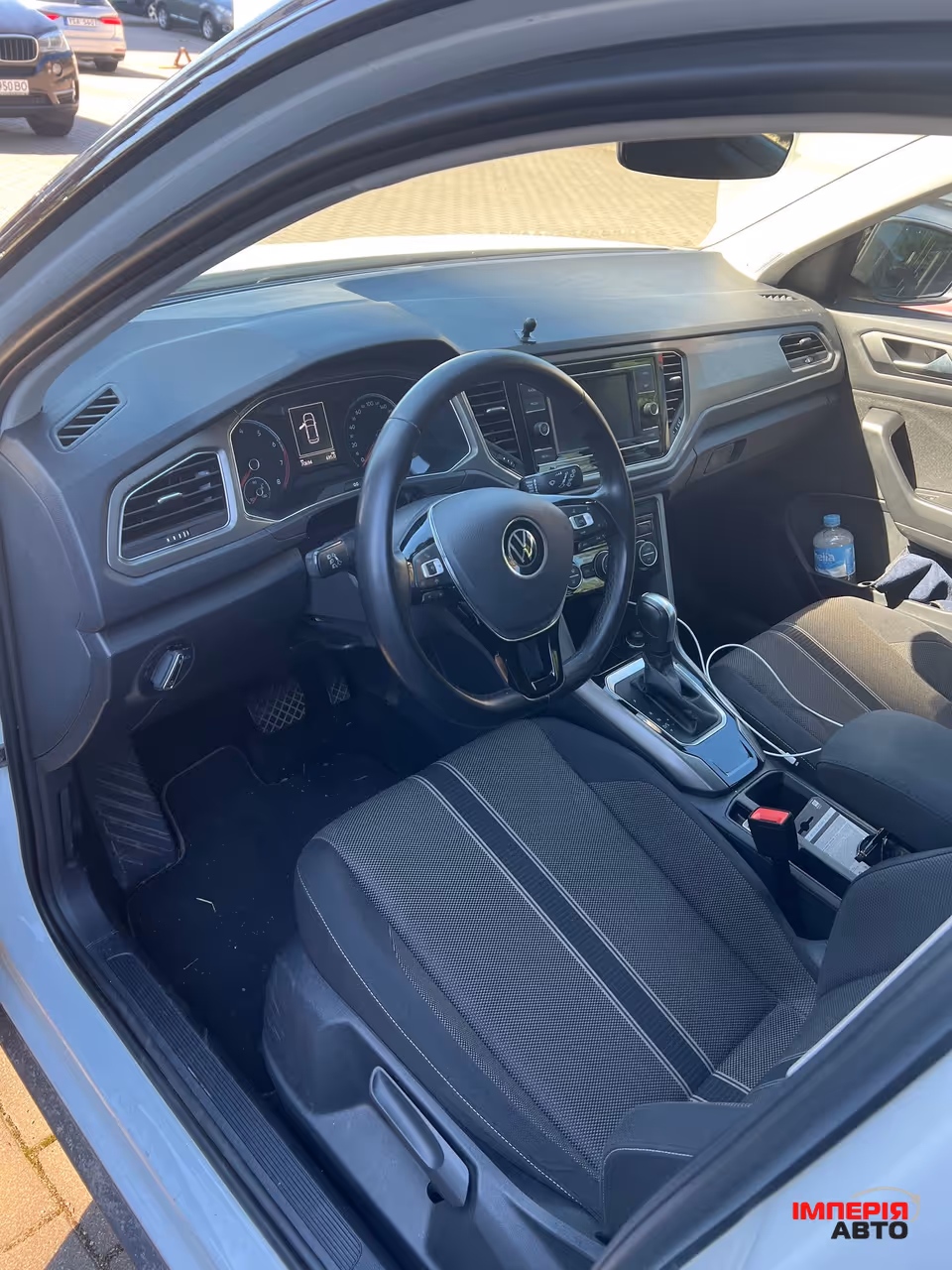 Volkswagen T-Roc - фото 3