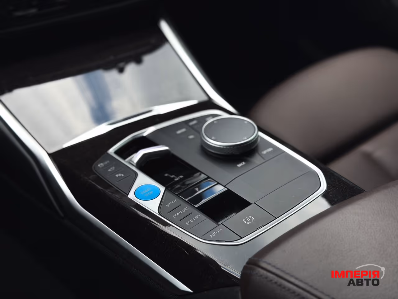 BMW i4 - фото 11