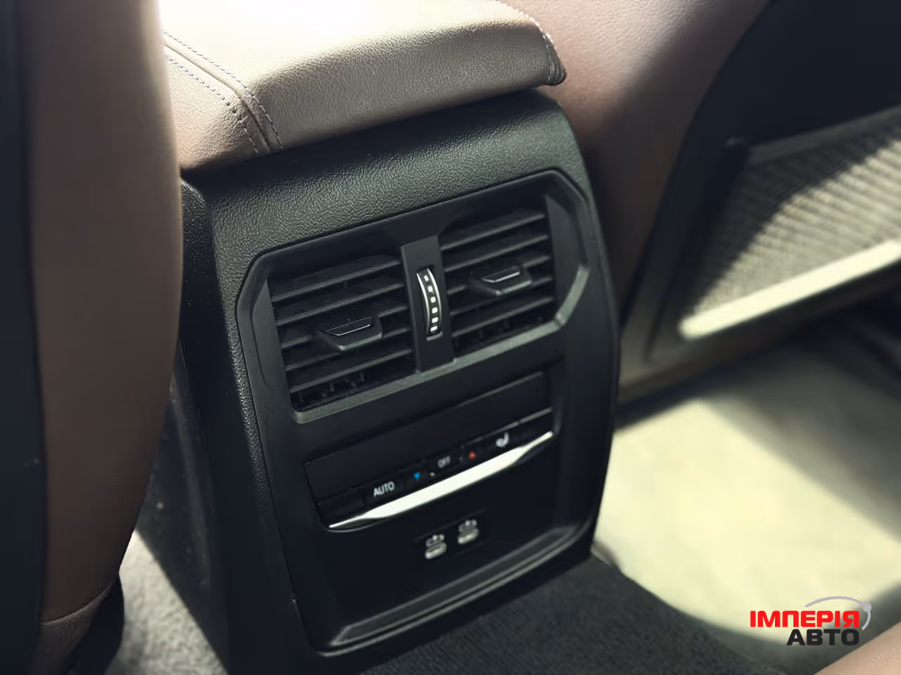 BMW i4 - фото 9