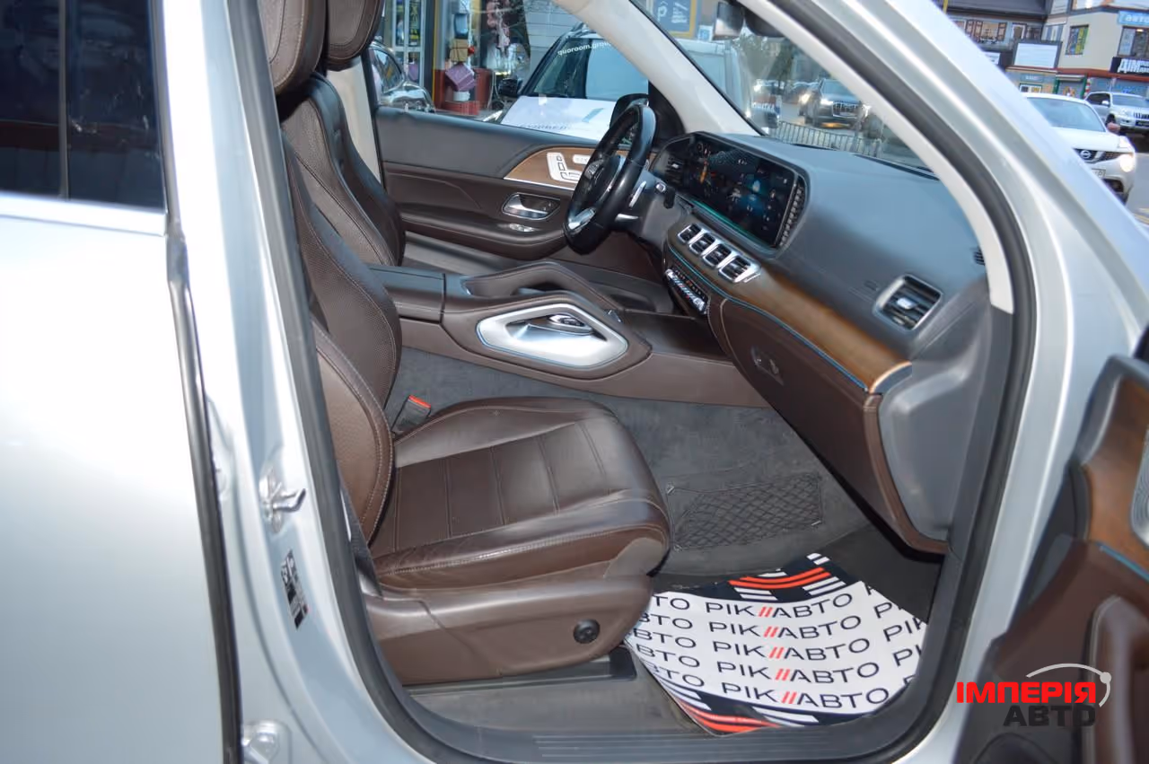 Mercedes-Benz GLS - фото 9