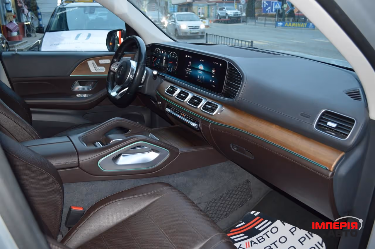 Mercedes-Benz GLS - фото 10