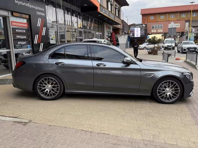 Mercedes-Benz C-Класс AMG - зображення 3