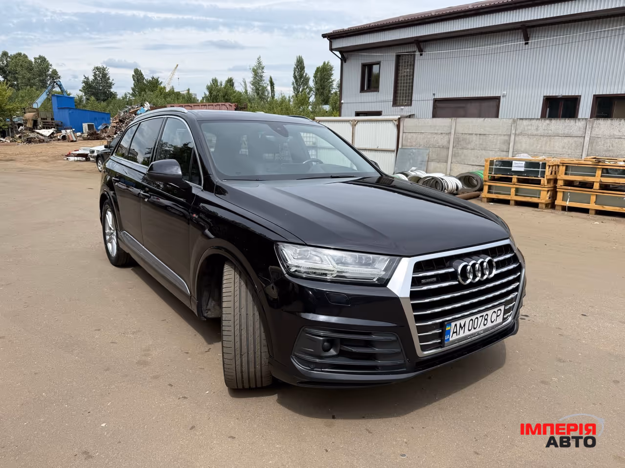 Audi Q7 - фото 19