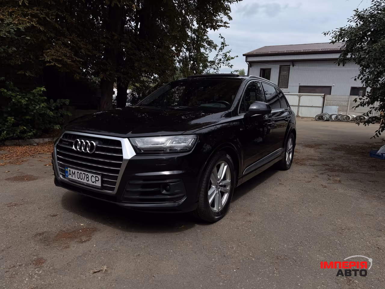 Audi Q7 - фото 28