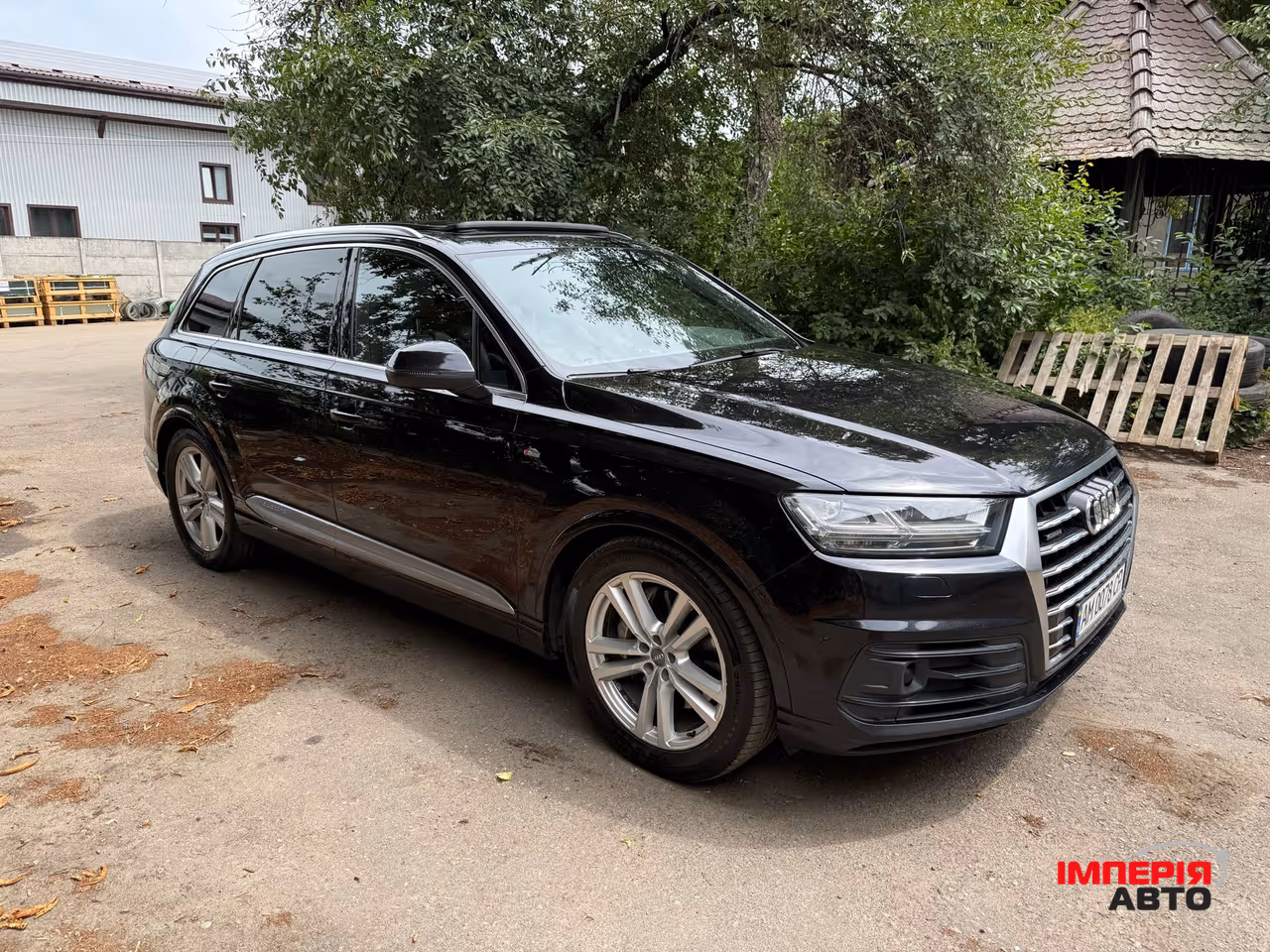 Audi Q7 - фото 32