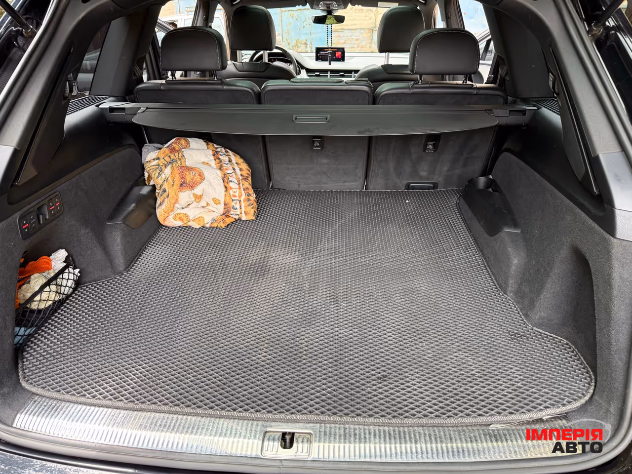 Audi Q7 - фото 42