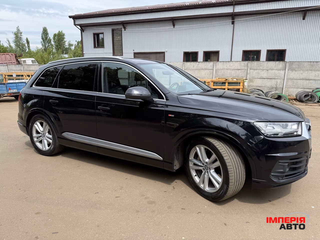 Audi Q7 - фото 18
