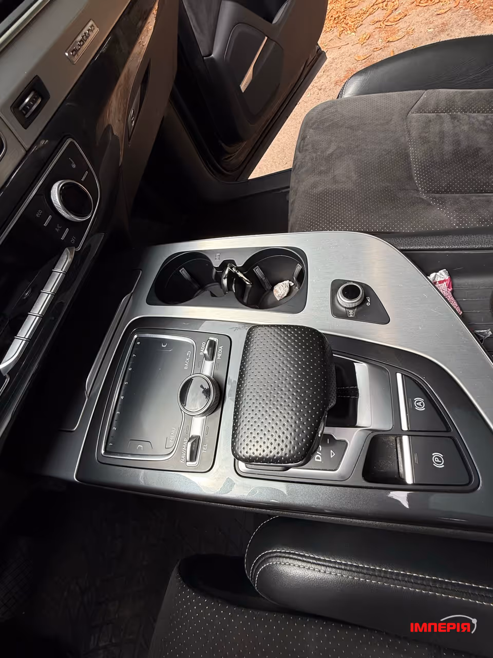 Audi Q7 - фото 38