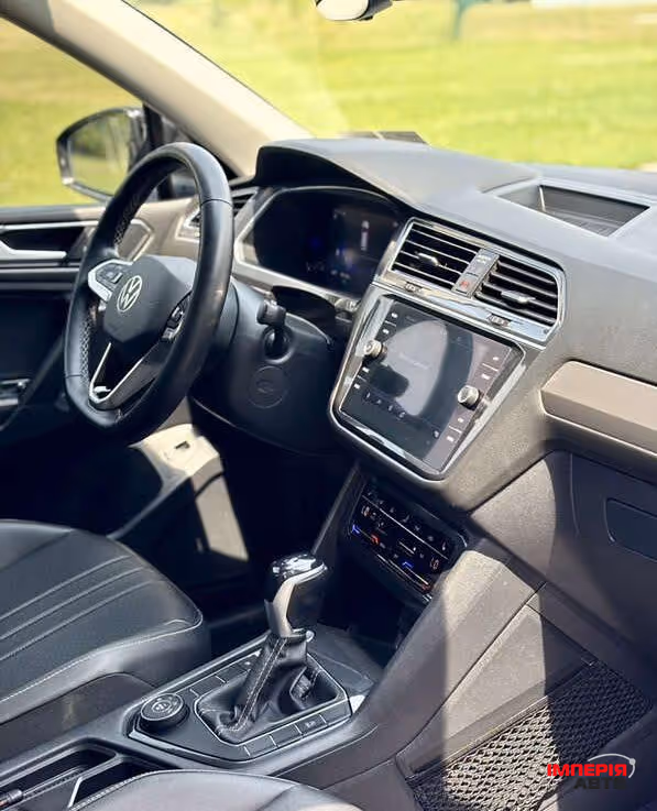 Volkswagen Tiguan - фото 9