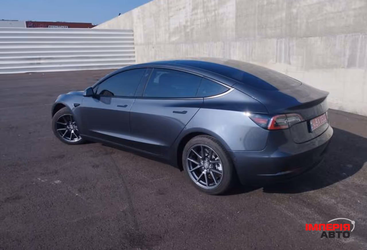 Tesla Model 3 - фото 4
