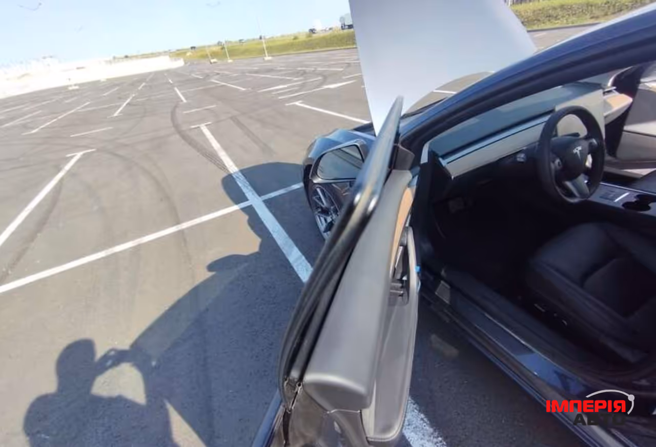 Tesla Model 3 - фото 16