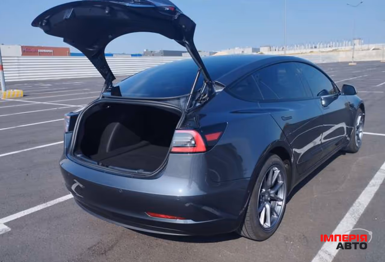 Tesla Model 3 - фото 9