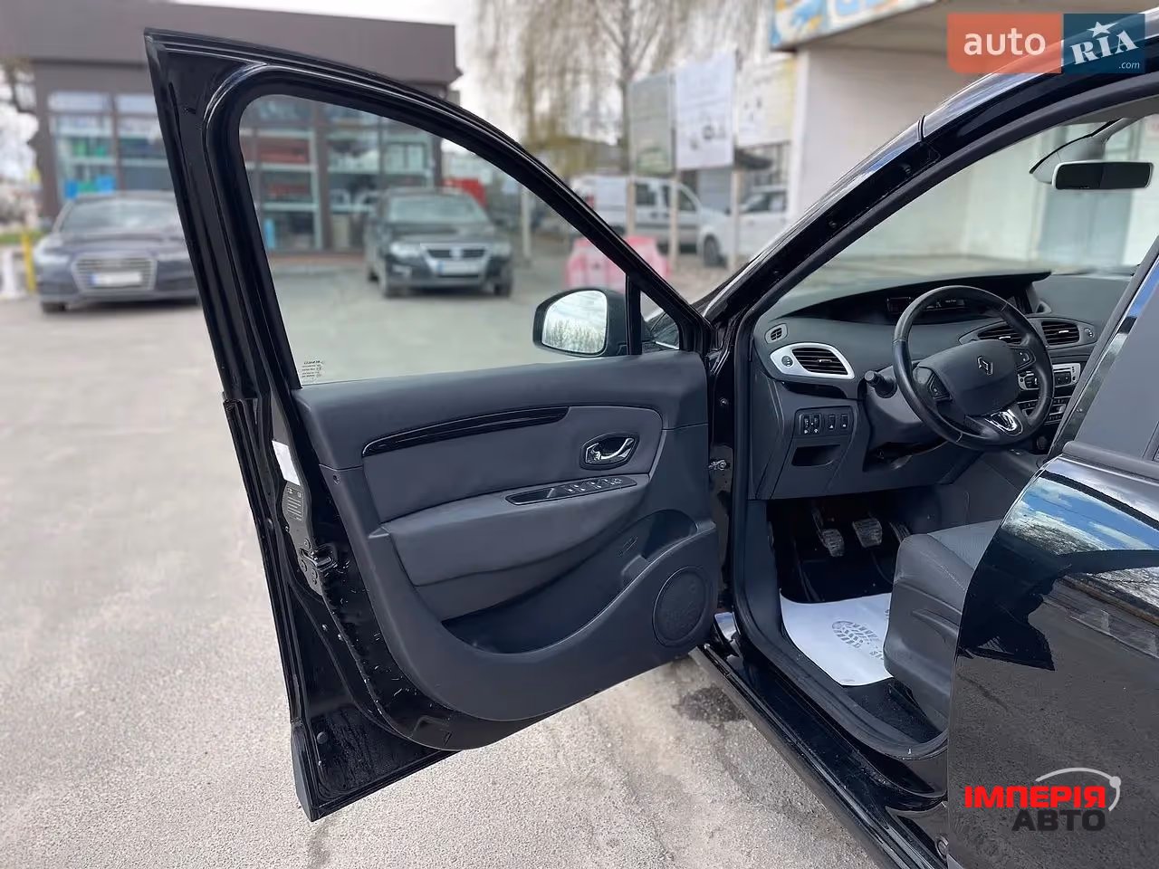 Renault Scenic - фото 13