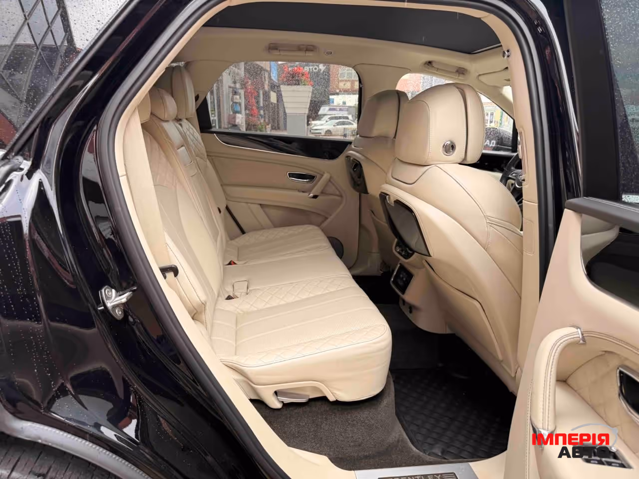 Bentley Bentayga - фото 10