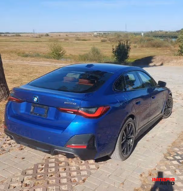 BMW i4 - фото 3