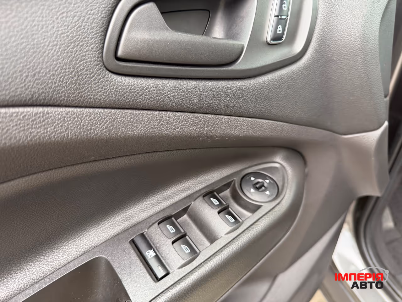 Ford Escape - фото 12