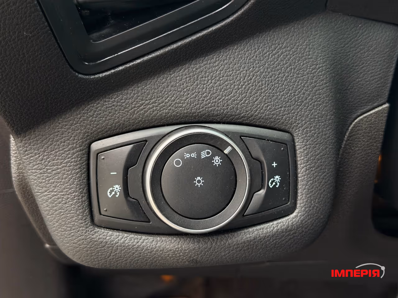 Ford Escape - фото 13
