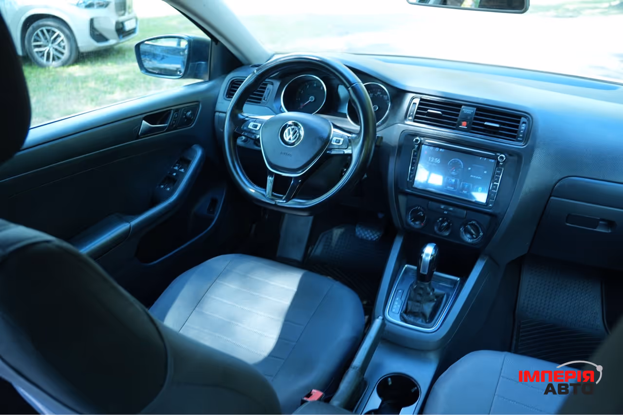Volkswagen Jetta - фото 17