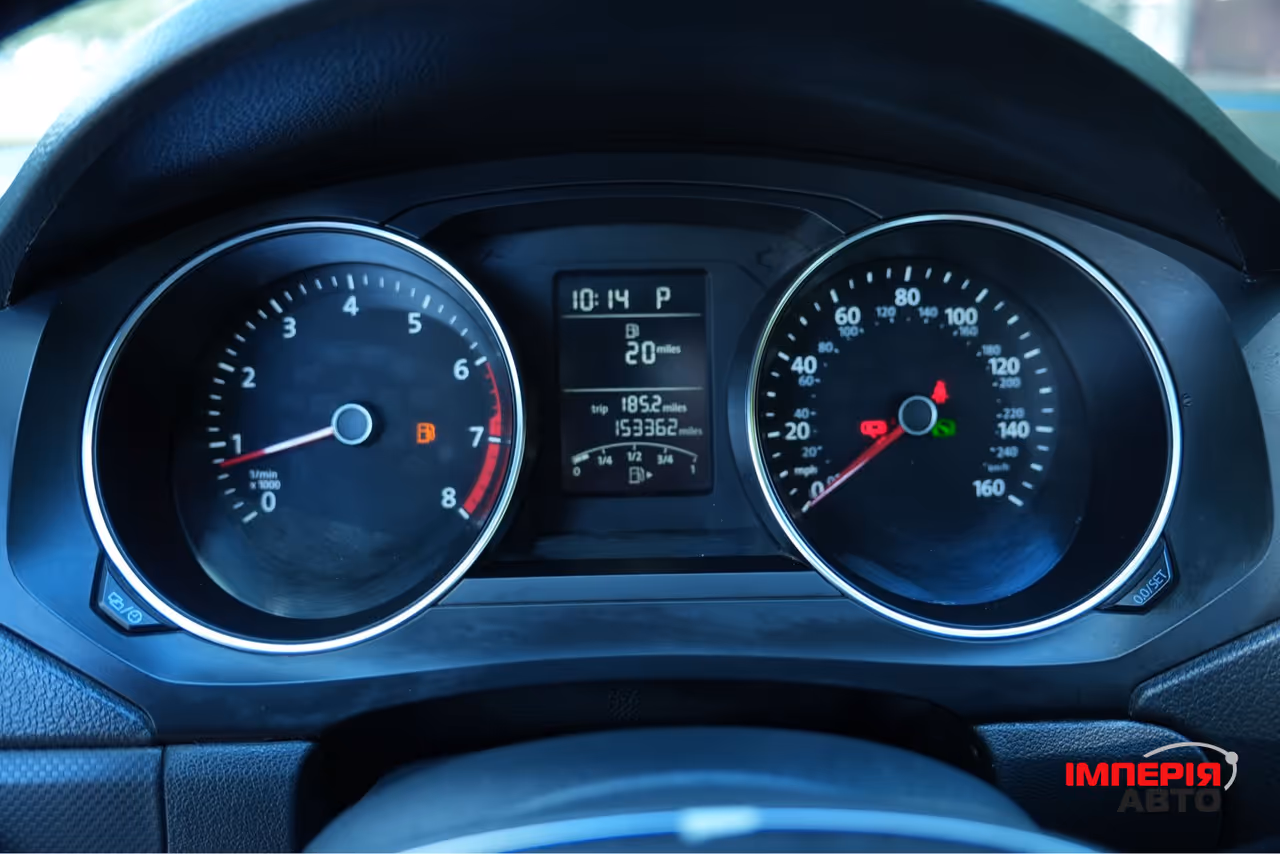Volkswagen Jetta - фото 14