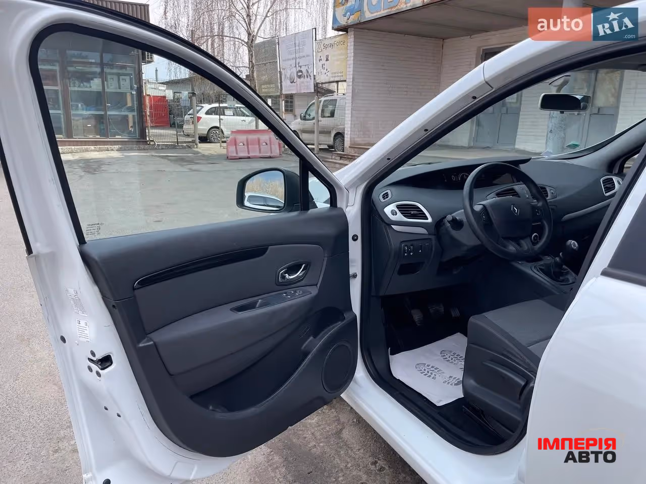 Renault Scenic - фото 13