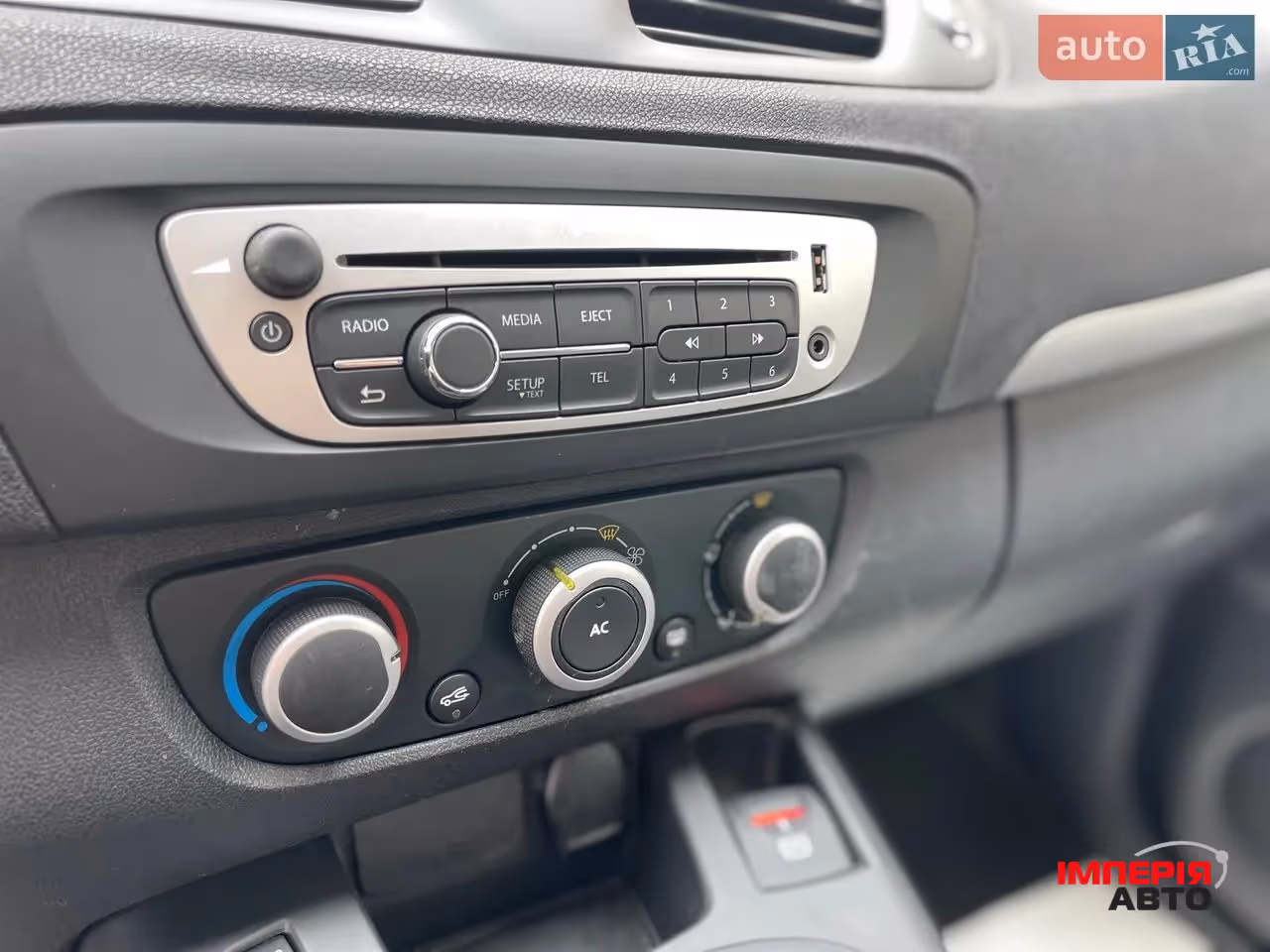 Renault Scenic - фото 18