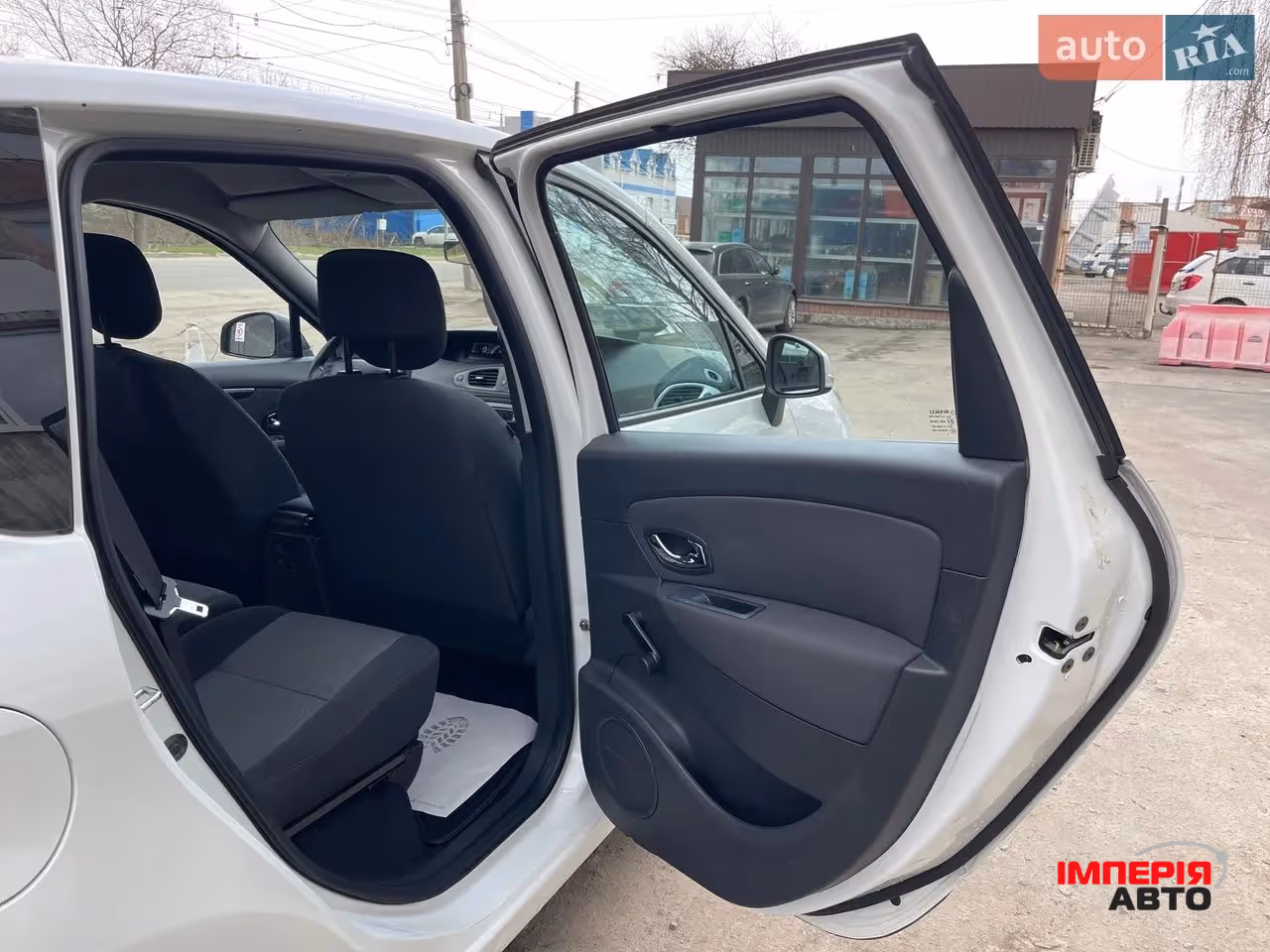 Renault Scenic - фото 30