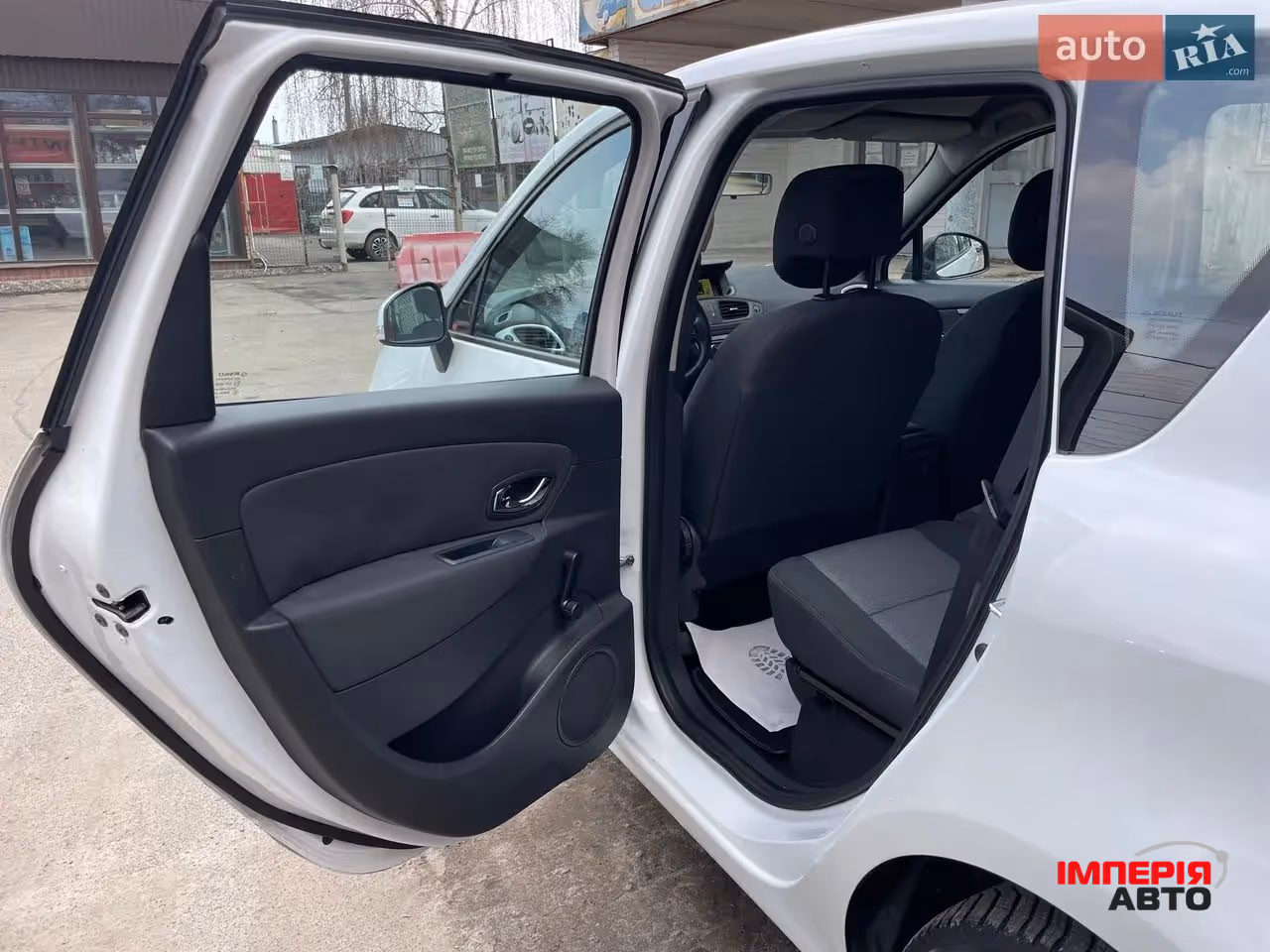 Renault Scenic - фото 23