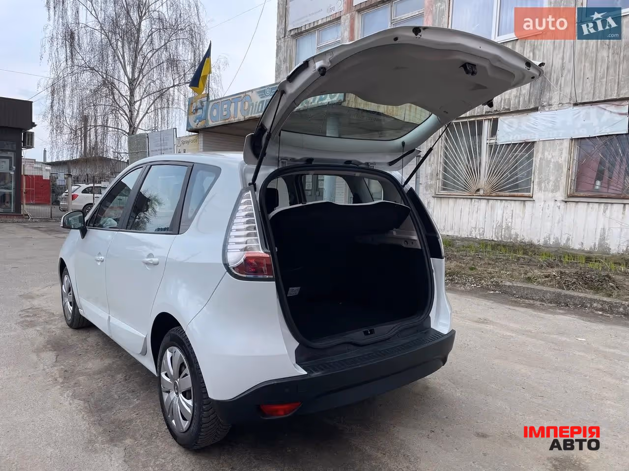 Renault Scenic - фото 27